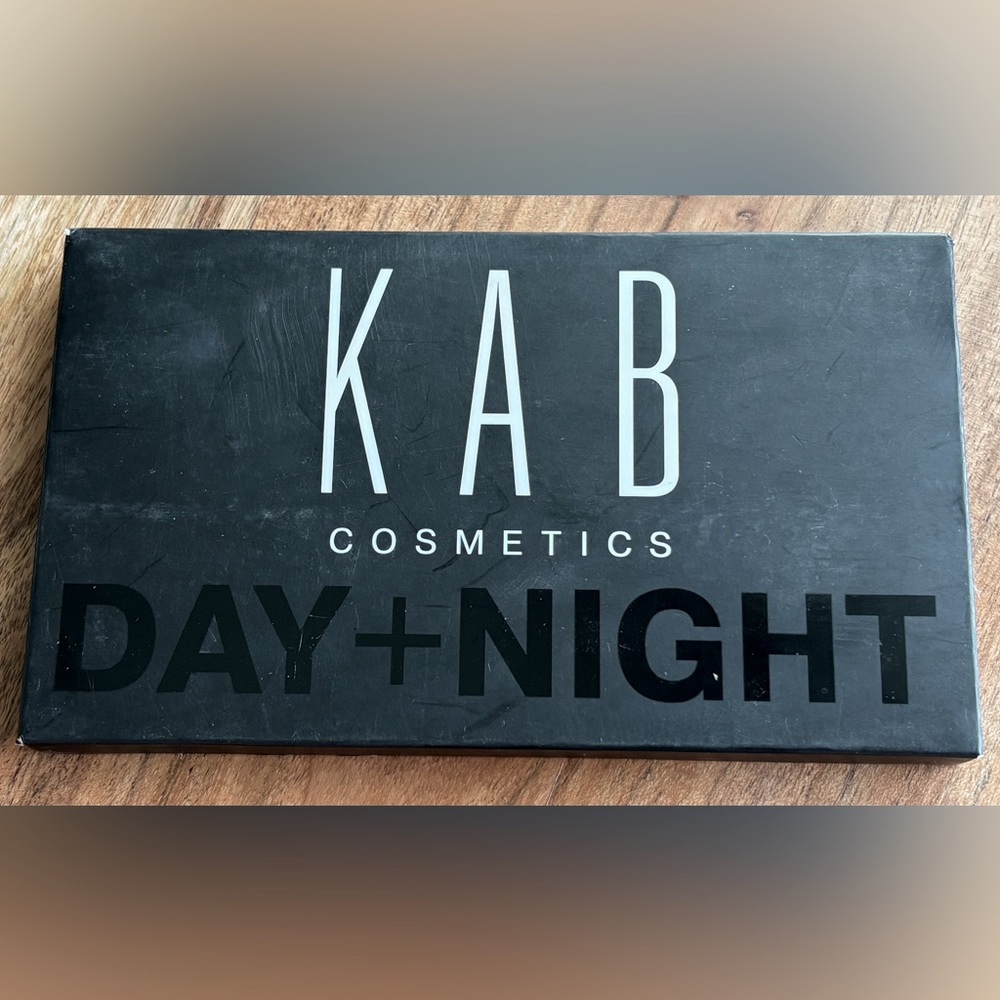 NWT, KAB Cosmetic, “Day & Night” eyeshadow palette